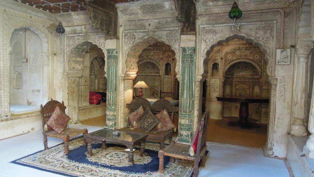 Narayan Niwas Castle