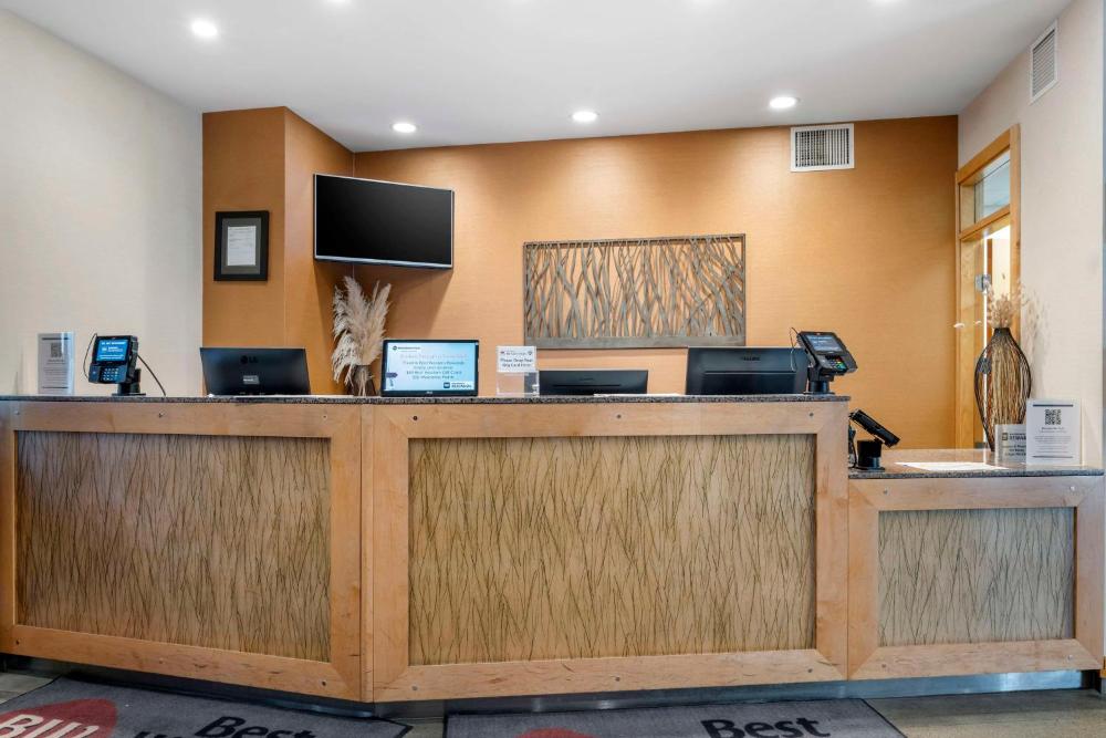 Photo - Best Western Plus Kelowna Hotel & Suites