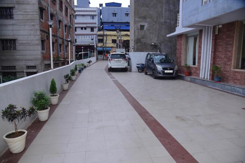 Hotel Girija Sunrise Near Baba Dham Temple