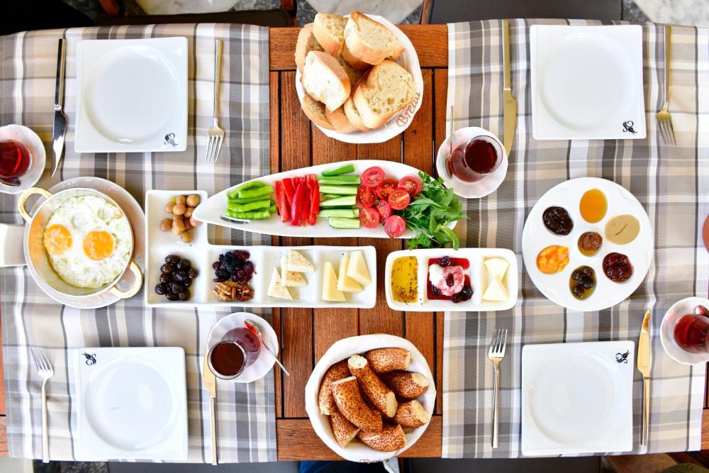 siyah lale otel cunda