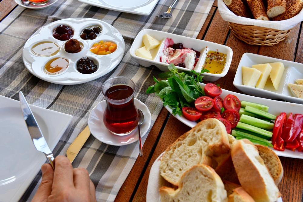 siyah lale otel cunda