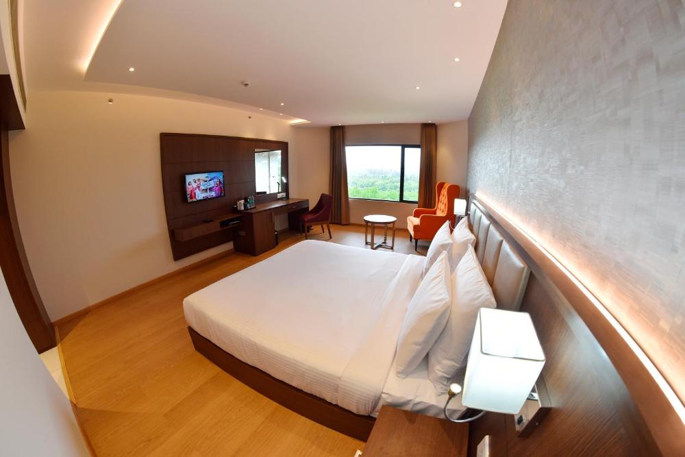 THE PEARL VIEW HOTEL