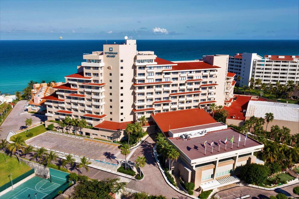 Photo - Wyndham Grand Cancun All Inclusive Resort & Villas