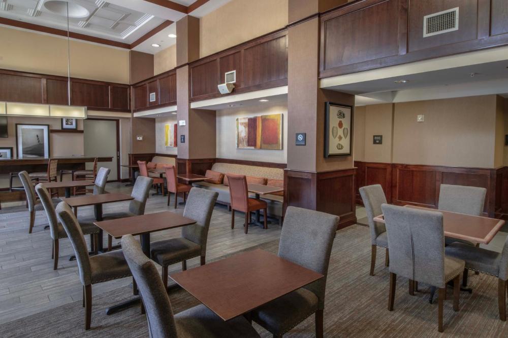 Photo - Hampton Inn & Suites Norfolk-Airport