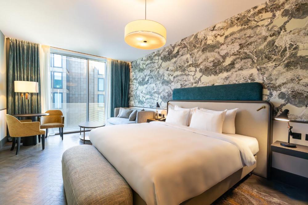 Room image 3