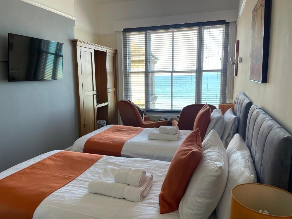 Room image 3