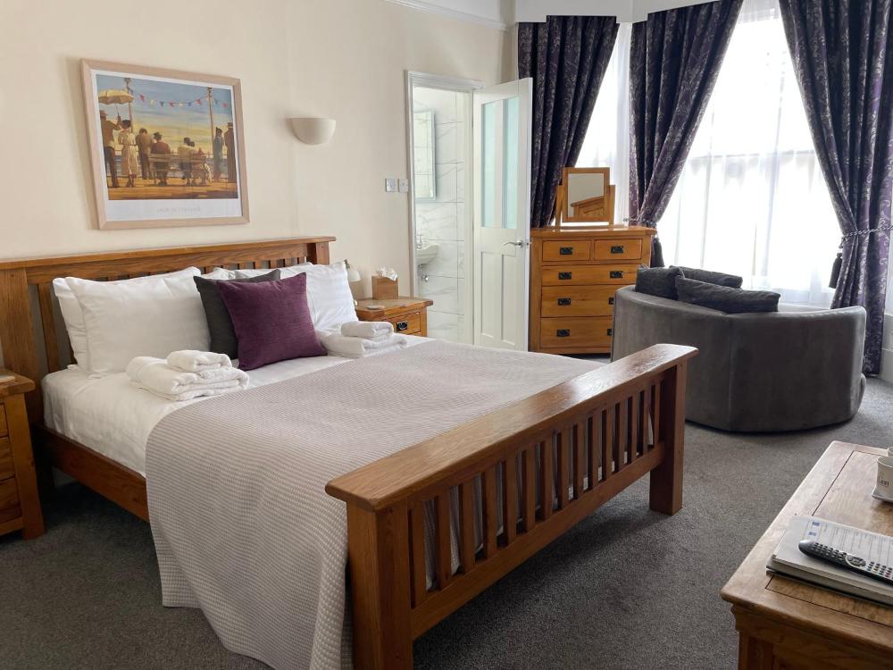 Room image 4