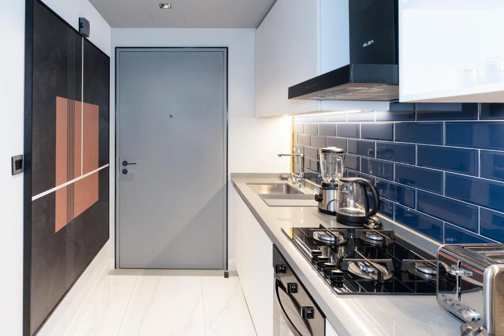 Lux Studio in Downtown, 5 mins to Burj Khalifa & Dubai Mall - MAG318