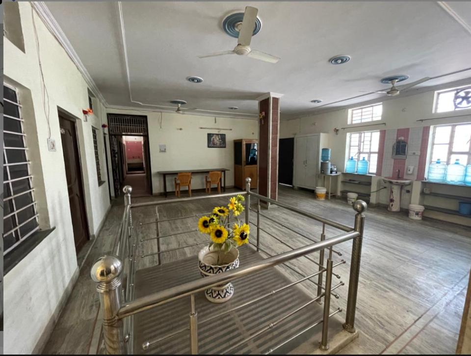 GARG COMPLEX GUESTHOUSE