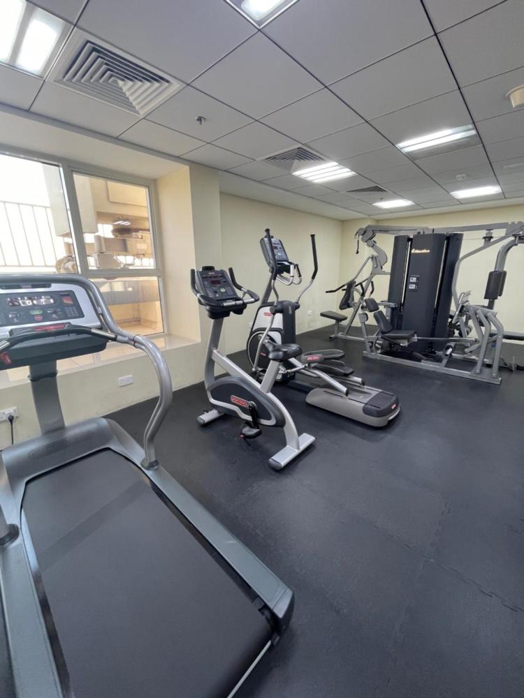 Big studio, Dubai SportCity, parking included