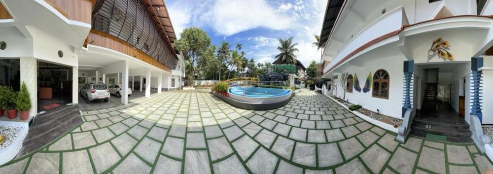 Lake Palace Family Resort Kumarakom