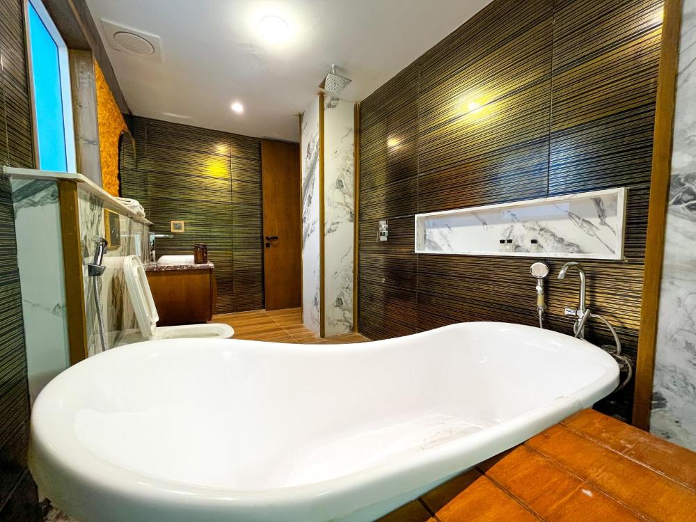 Room image 5