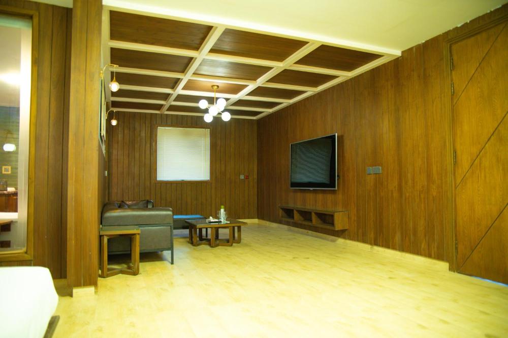 Room image 4