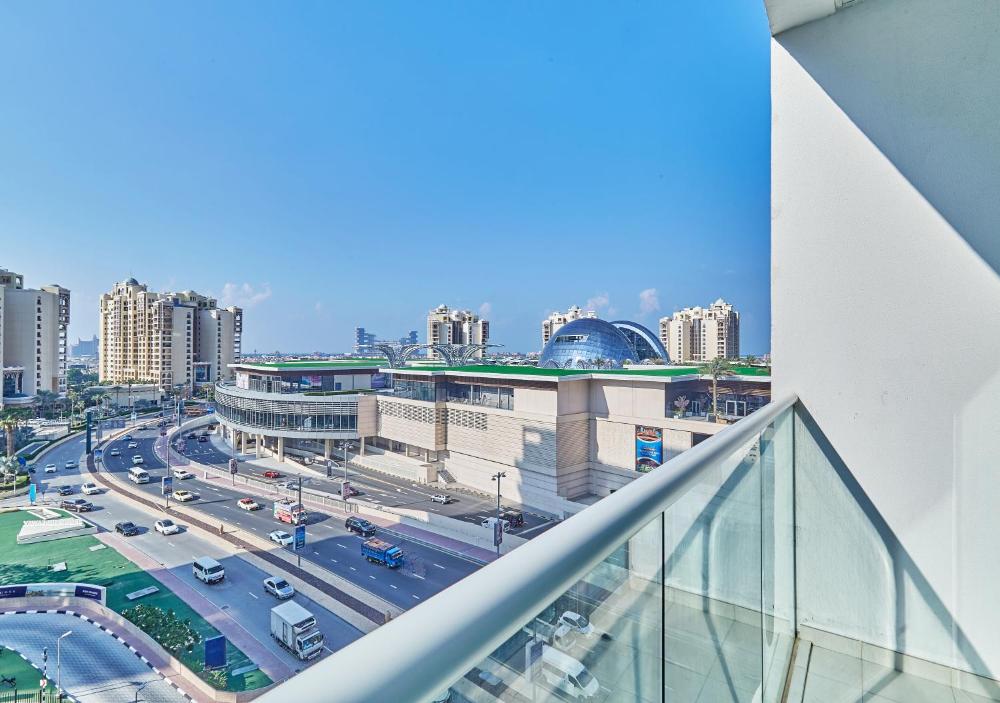 First Class Apartments in Seven Palm with direct Access to the West Palm Beach and Nakheel Mall
