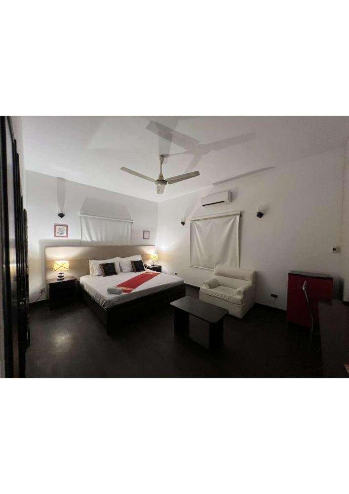 Room image 3