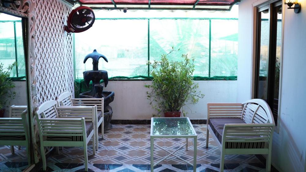 Room image 4