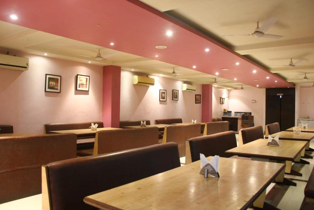 Capital O 41947 Hotel Nakshatra