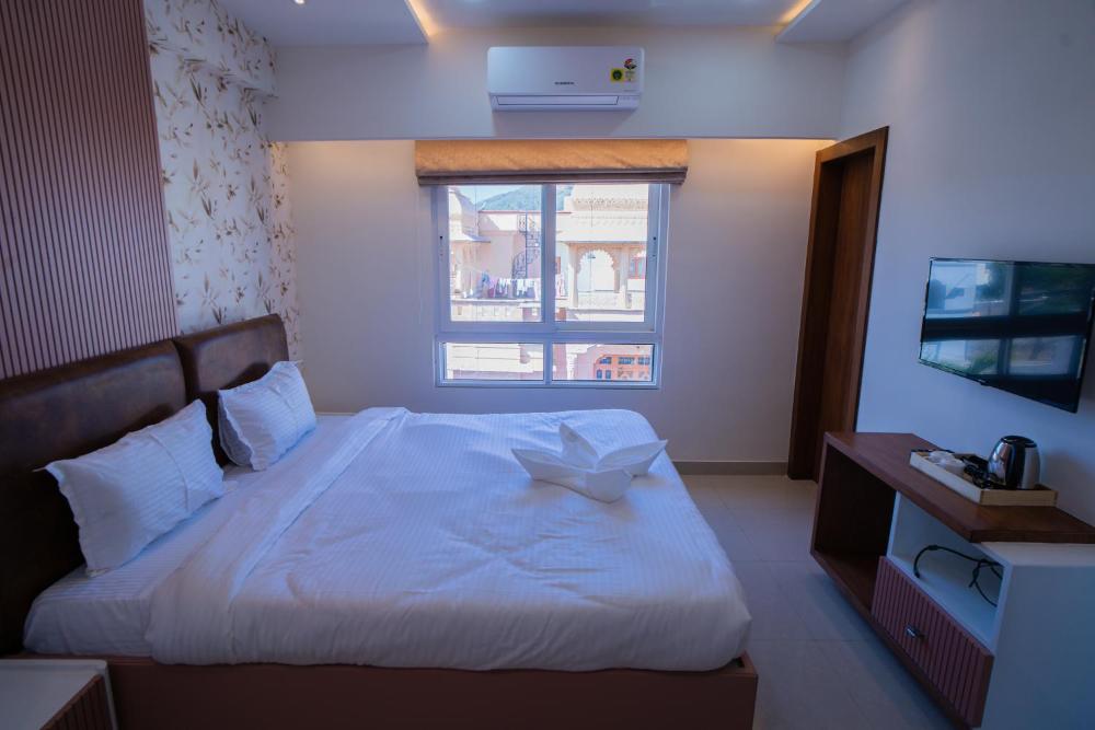 SUMMER STAYS BY UNIQUE CHOICE HOTELS PVT LTD 