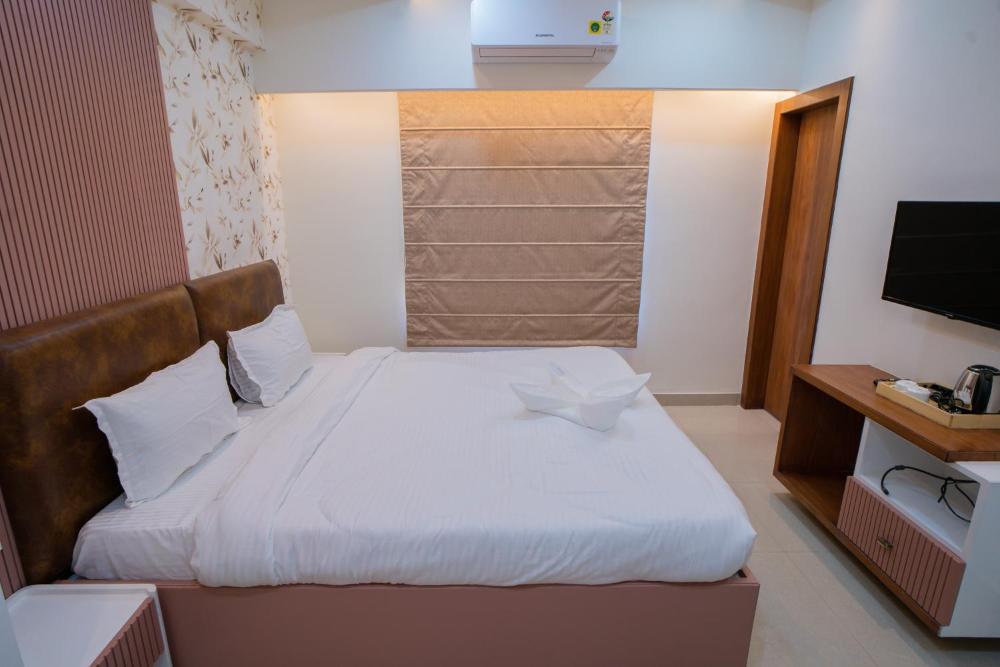 SUMMER STAYS BY UNIQUE CHOICE HOTELS PVT LTD 