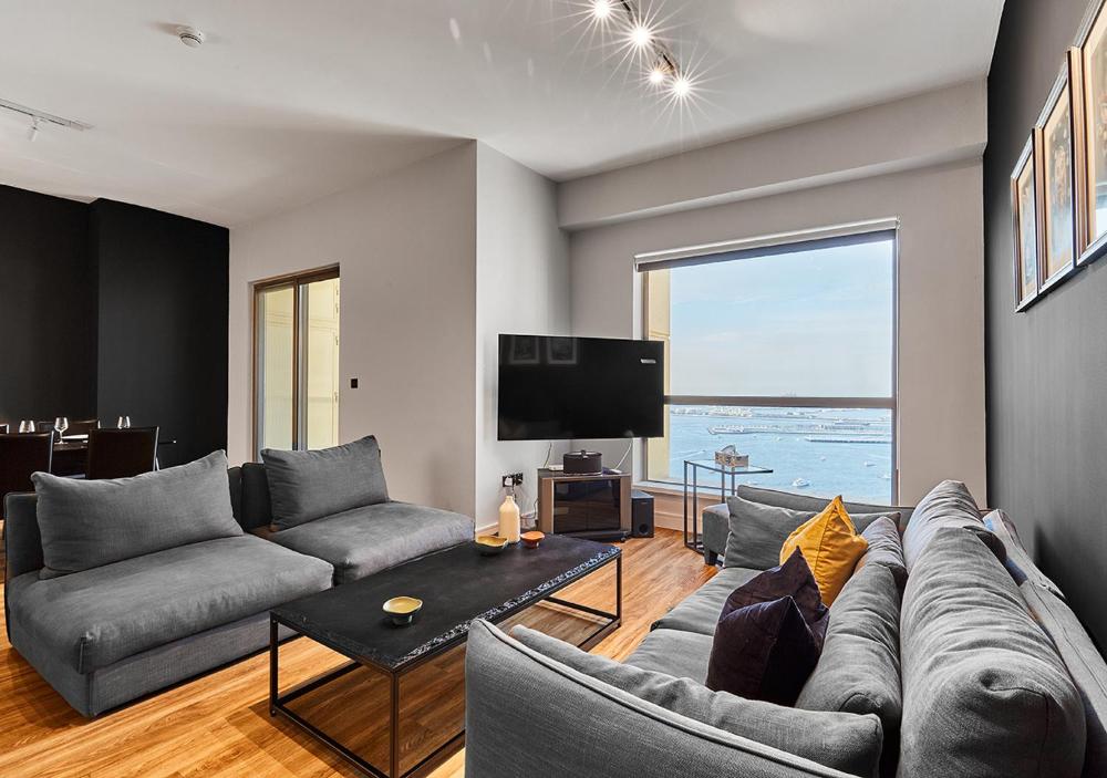 First Class Apartments in Heart of JBR, Steps to the Beach - 121 Living