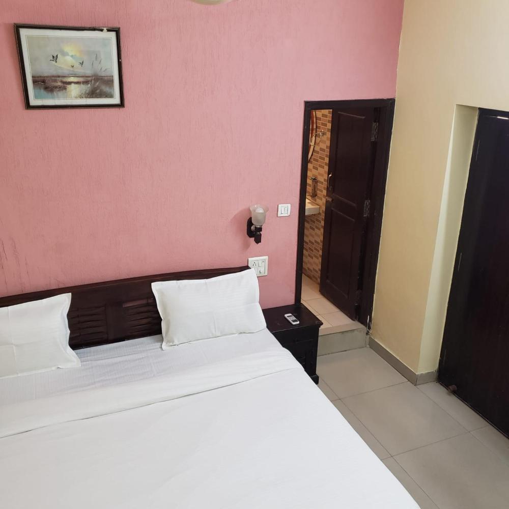 OYO Flagship 22531 C Scheme Ashok Nagar