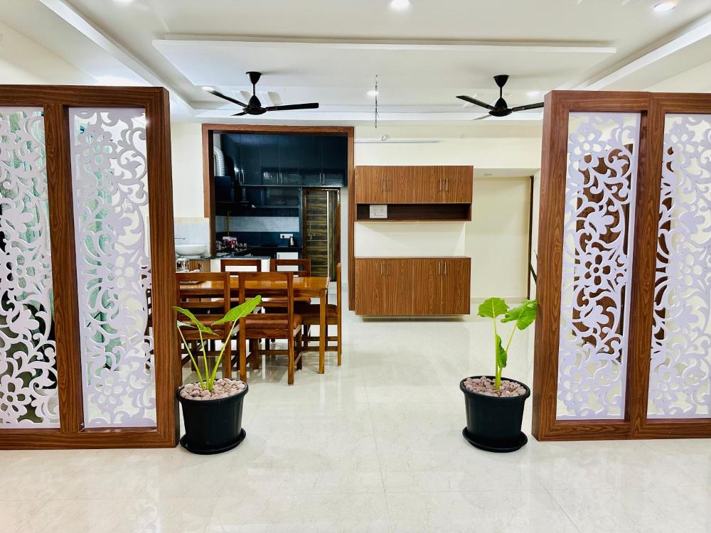 TrueLife Homestays - Sai Nivas - 3BHK AC Apartments for group of families - Best location - Flyover 