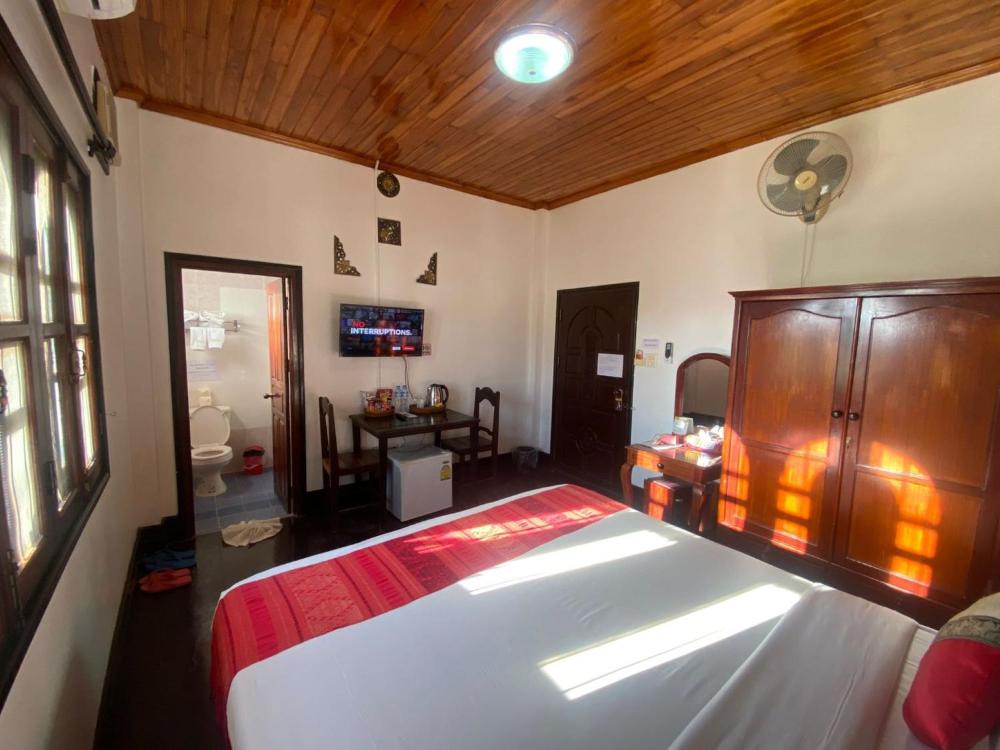 Room image 4