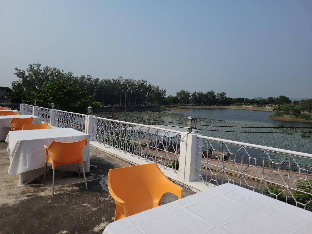 Hotel Lakeside Khajuraho