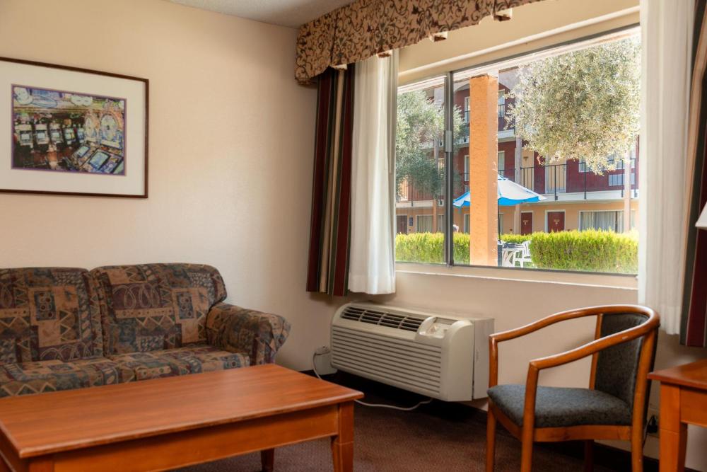 Room Image 3