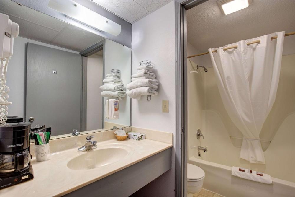 howard johnson by wyndham branson theatre district