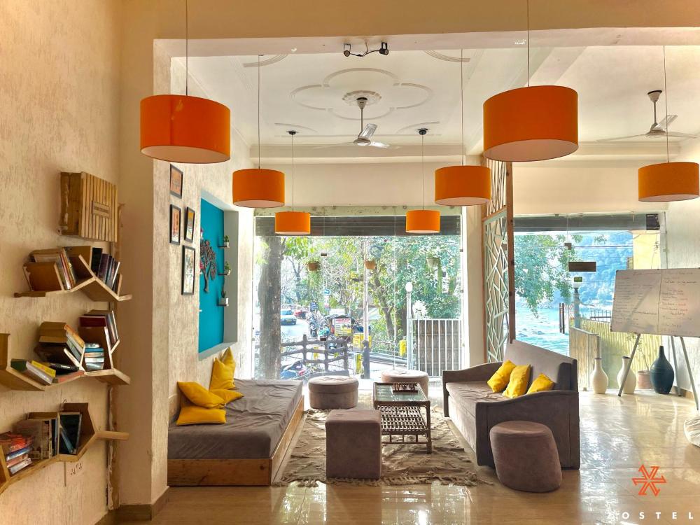 Hotel Laxman Jhula Regency