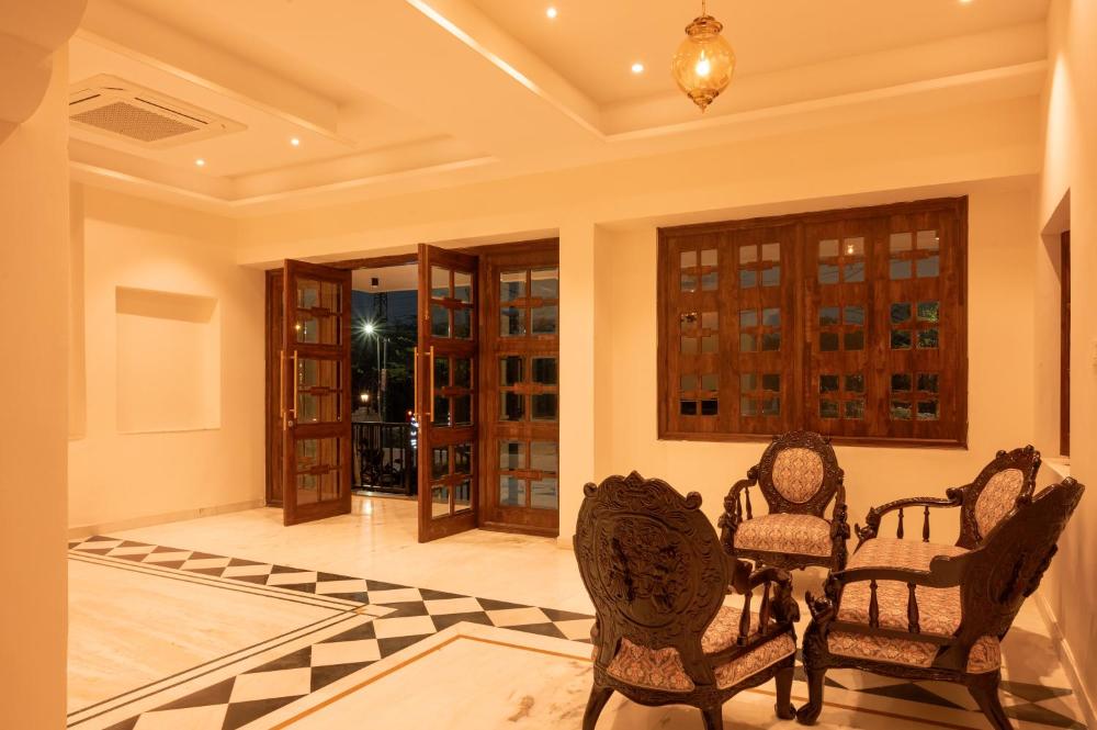The Royal Courtyard