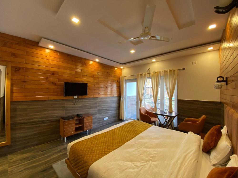 The Aesthetic Hotel & Restaurant