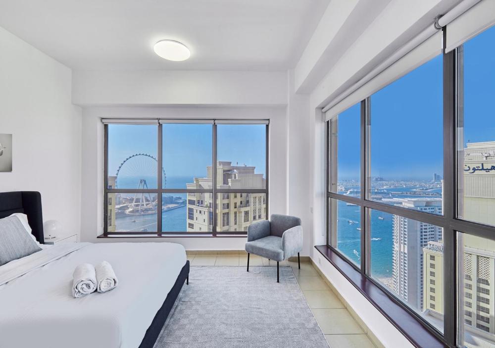 First Class Apartments in Heart of JBR, Steps to the Beach - 121 Living