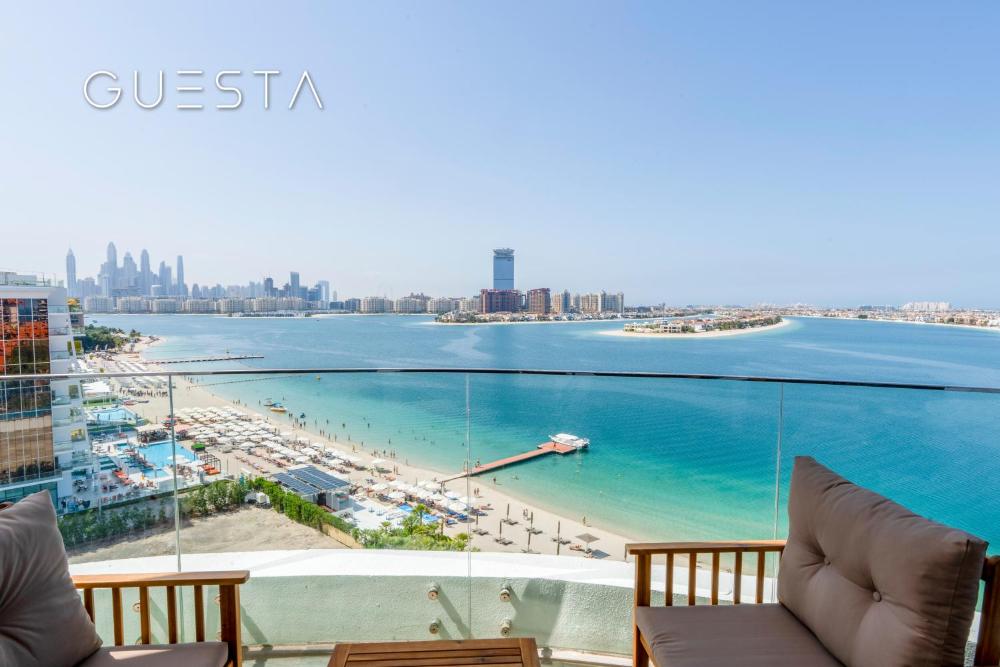 Azizi Mina The Palm, Free beach and pool access