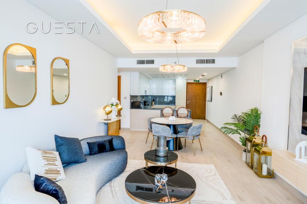 Azizi Mina The Palm, Free beach and pool access