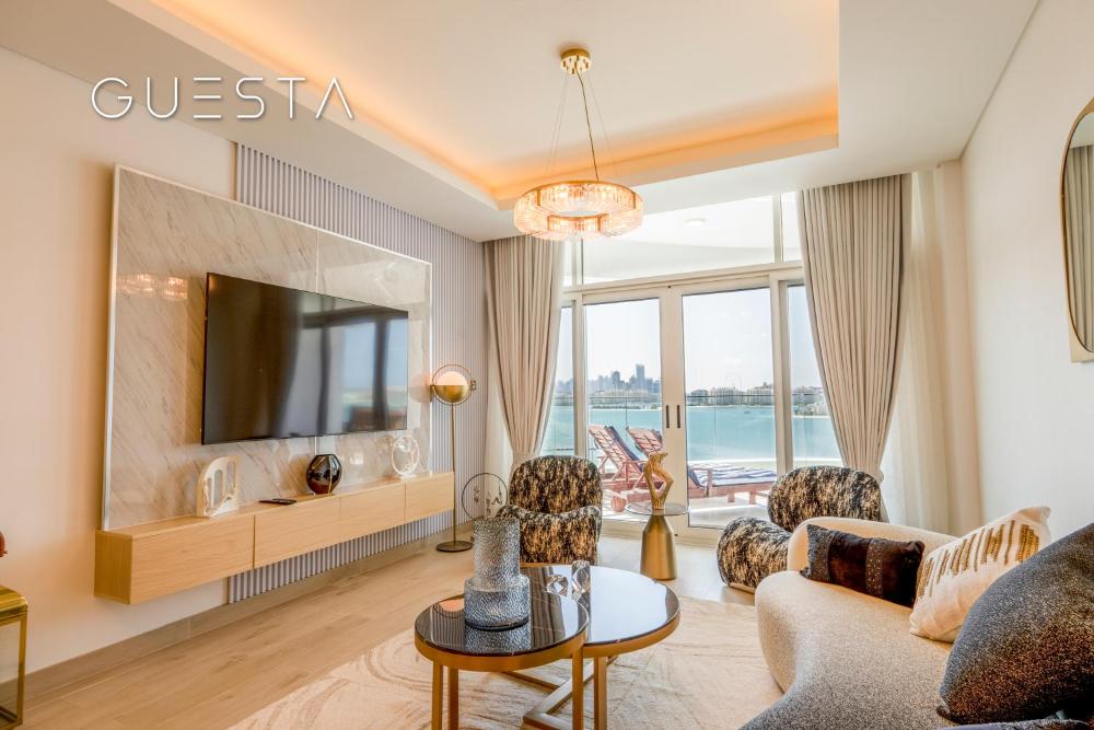 Azizi Mina The Palm, Free beach and pool access