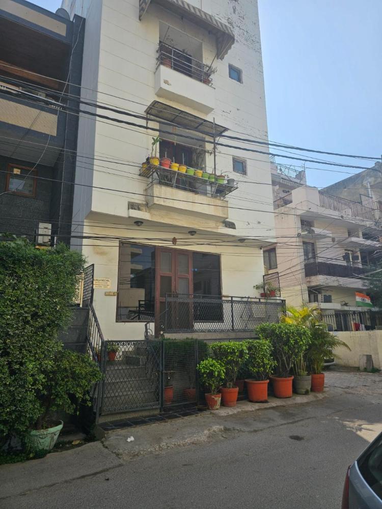 Side Image 2