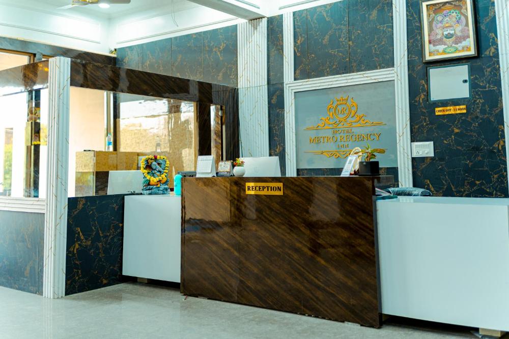 HOTEL METRO REGENCY INN