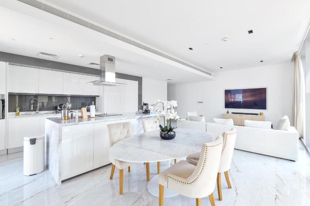 Premium 2+1 BR condo in the heart of Bluewaters Island