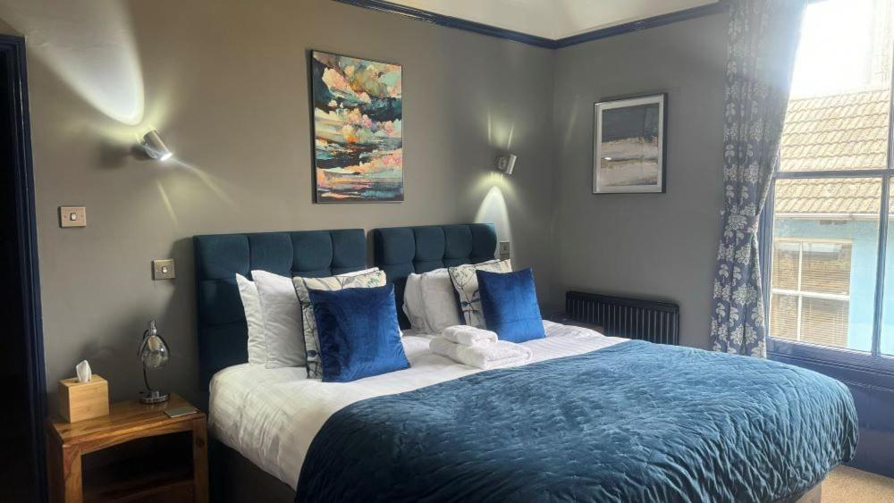 Room image 3