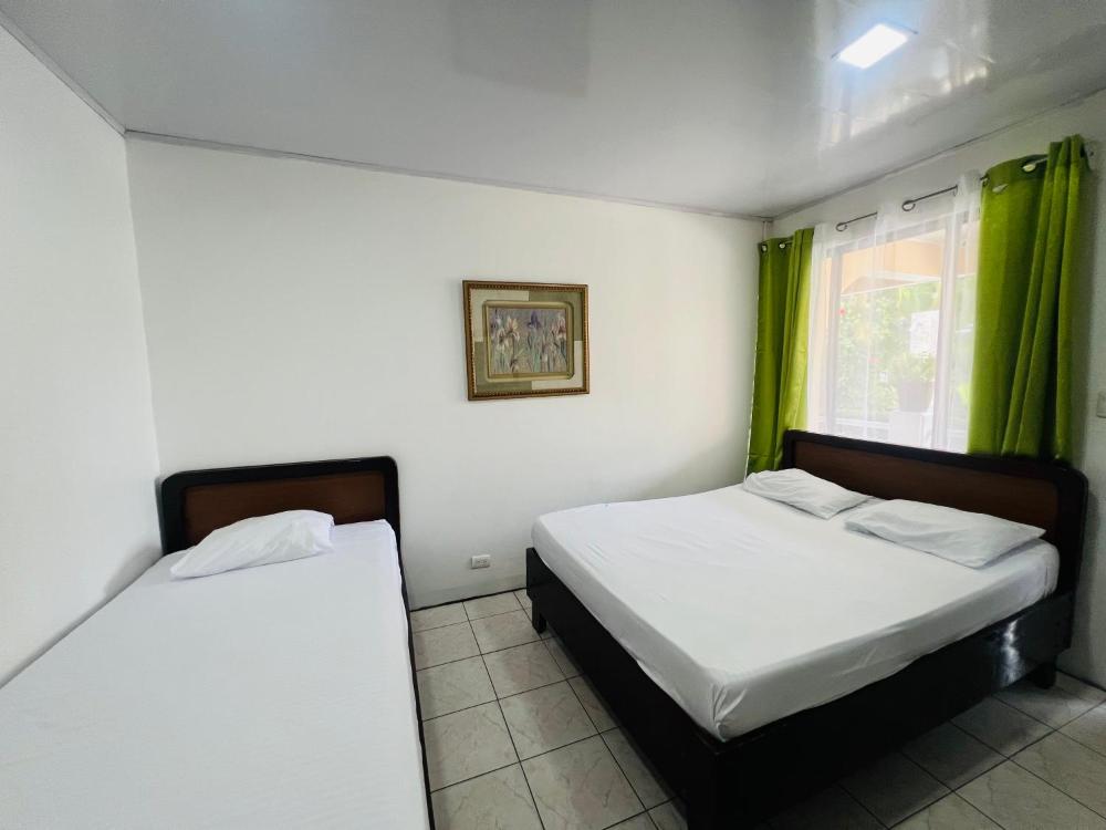 hotel cabinas el coral