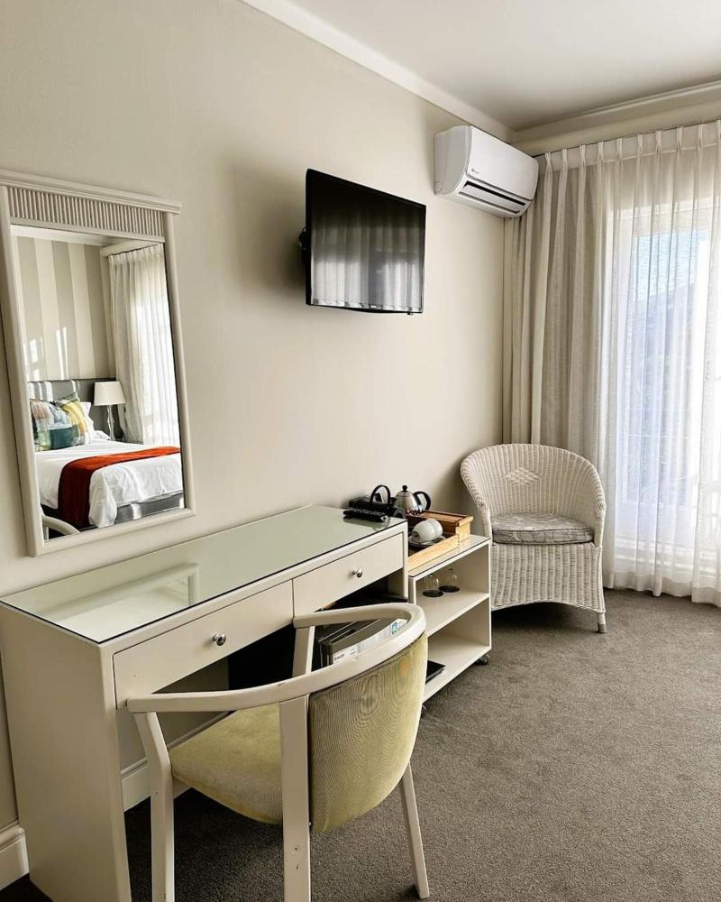 Room image 4