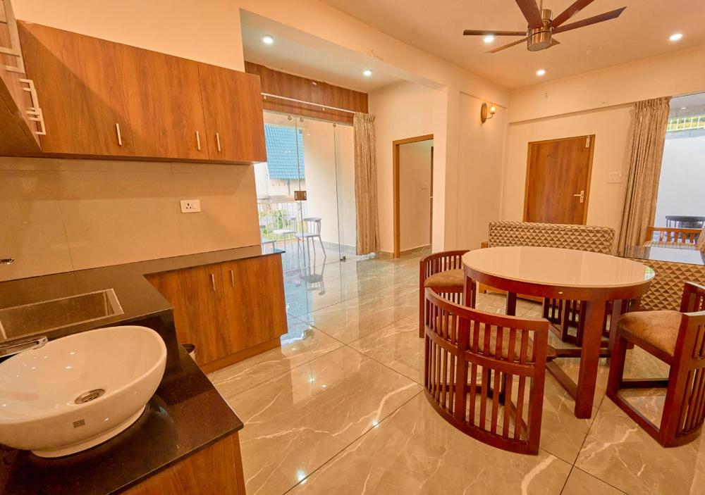 Glen Castle Vagamon by VOYE HOMES