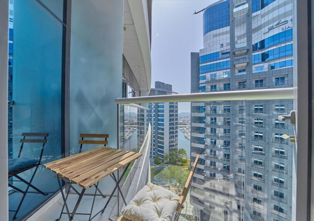First Class Apartments in Seven Palm with direct Access to the West Palm Beach and Nakheel Mall