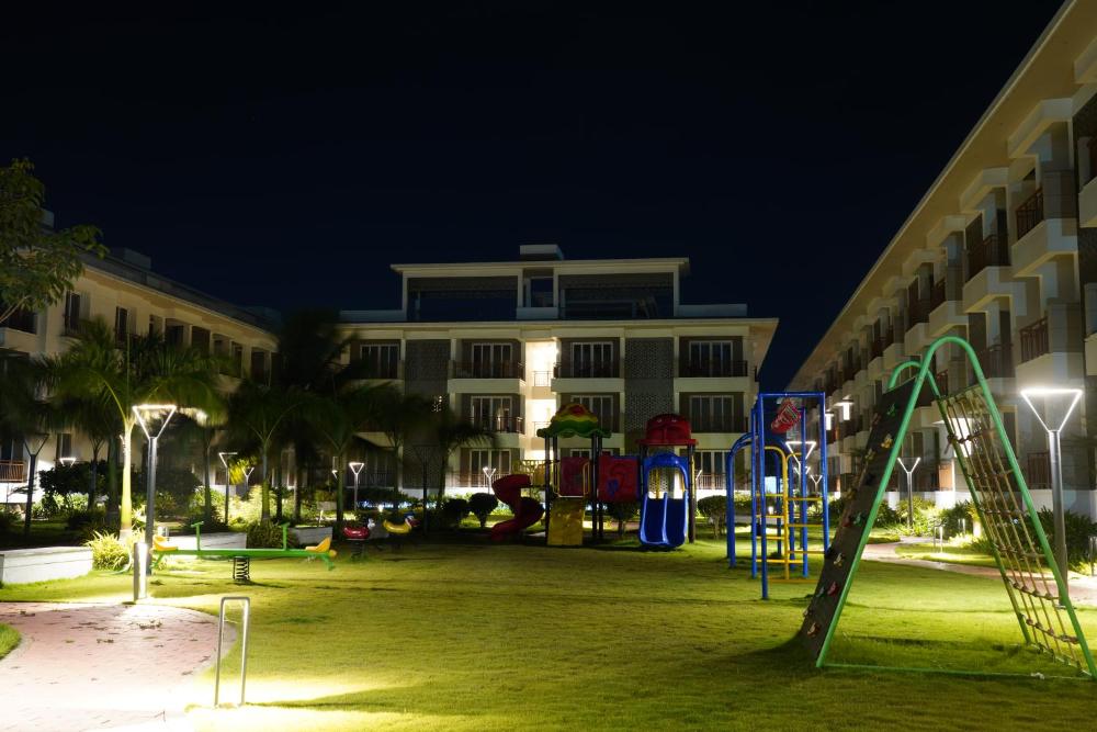 Palm Regal Resort