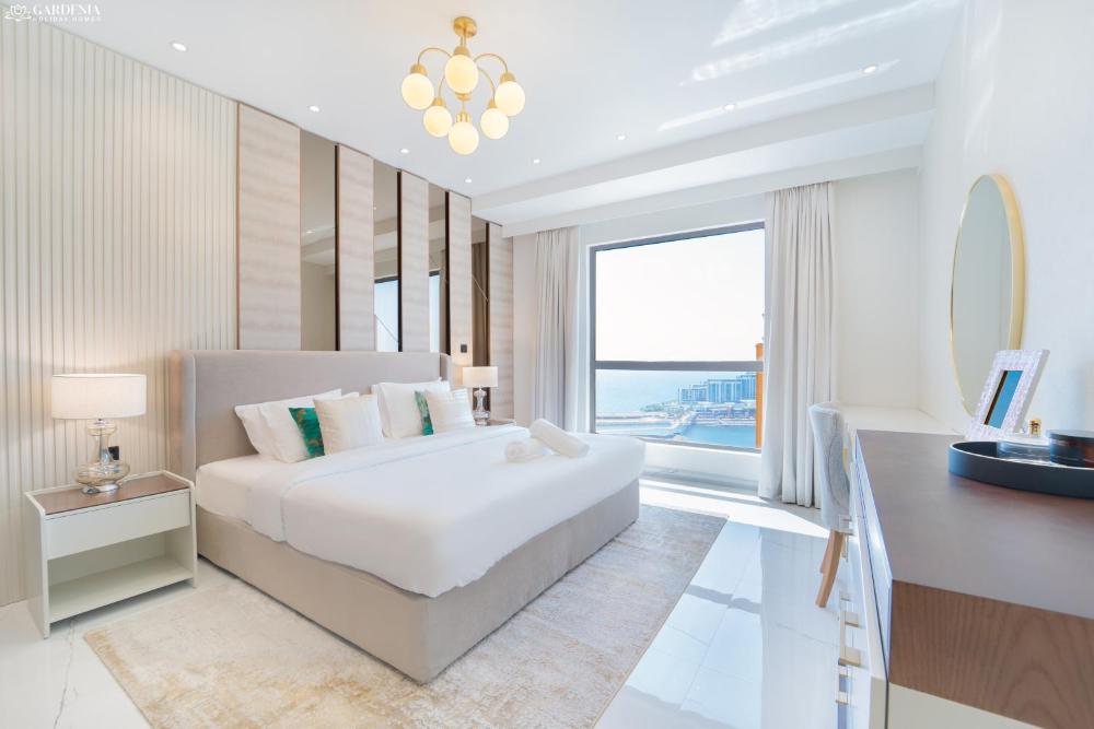 JBR Amwaj 4 , Upgraded Sea and Ain Dubai Views, 2m walk to Beach By Gardenia Suitse