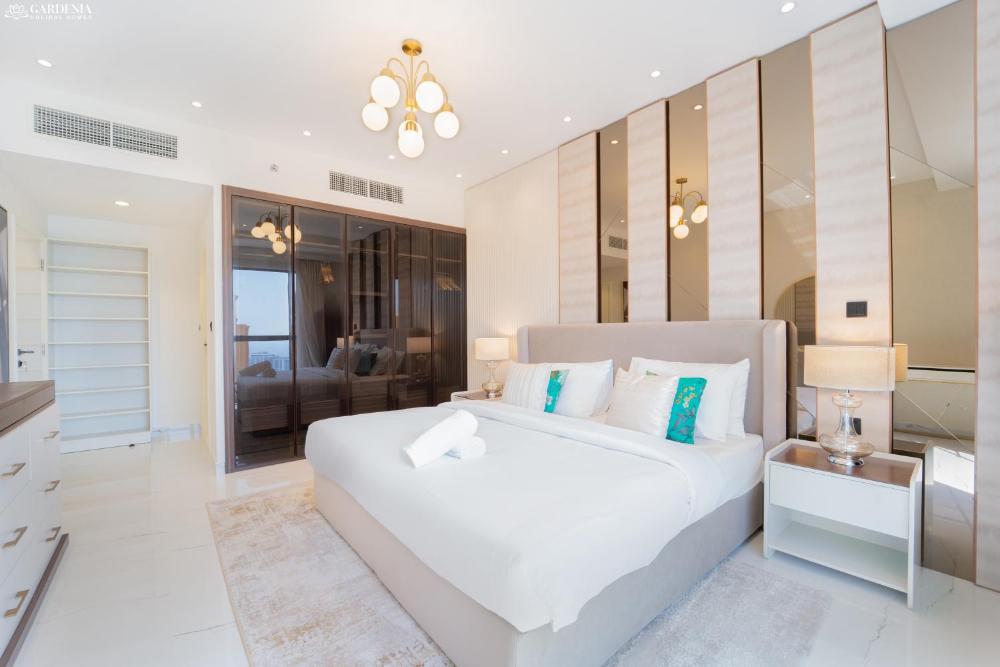 JBR Amwaj 4 , Upgraded Sea and Ain Dubai Views, 2m walk to Beach By Gardenia Suitse