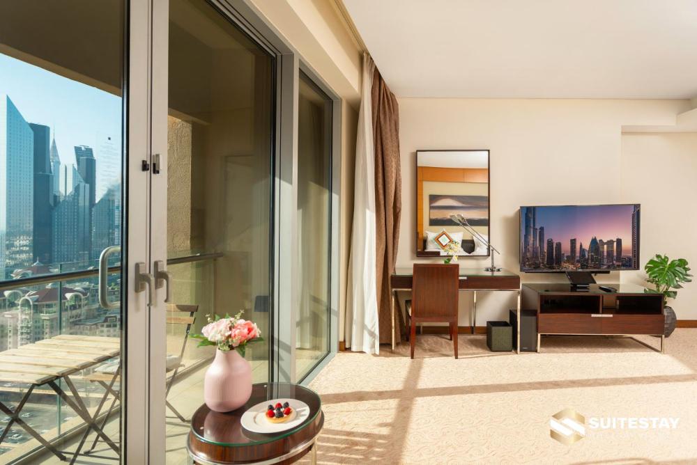Fashion avenue Dubai Mall -The Residence