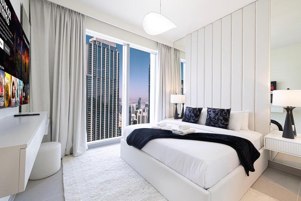 Luxury 4BR Burj Khalifa & Fountain Views